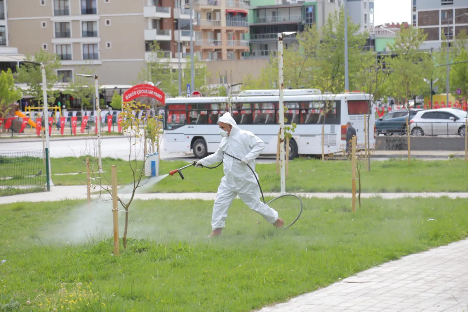 İlaçlama Çalışmaları Devam Ediyor galeri görseli